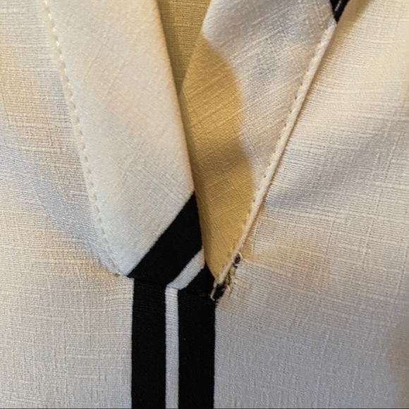 Bou Jeloud White Striped Shark-bite Tunic Small - Picture 15 of 16